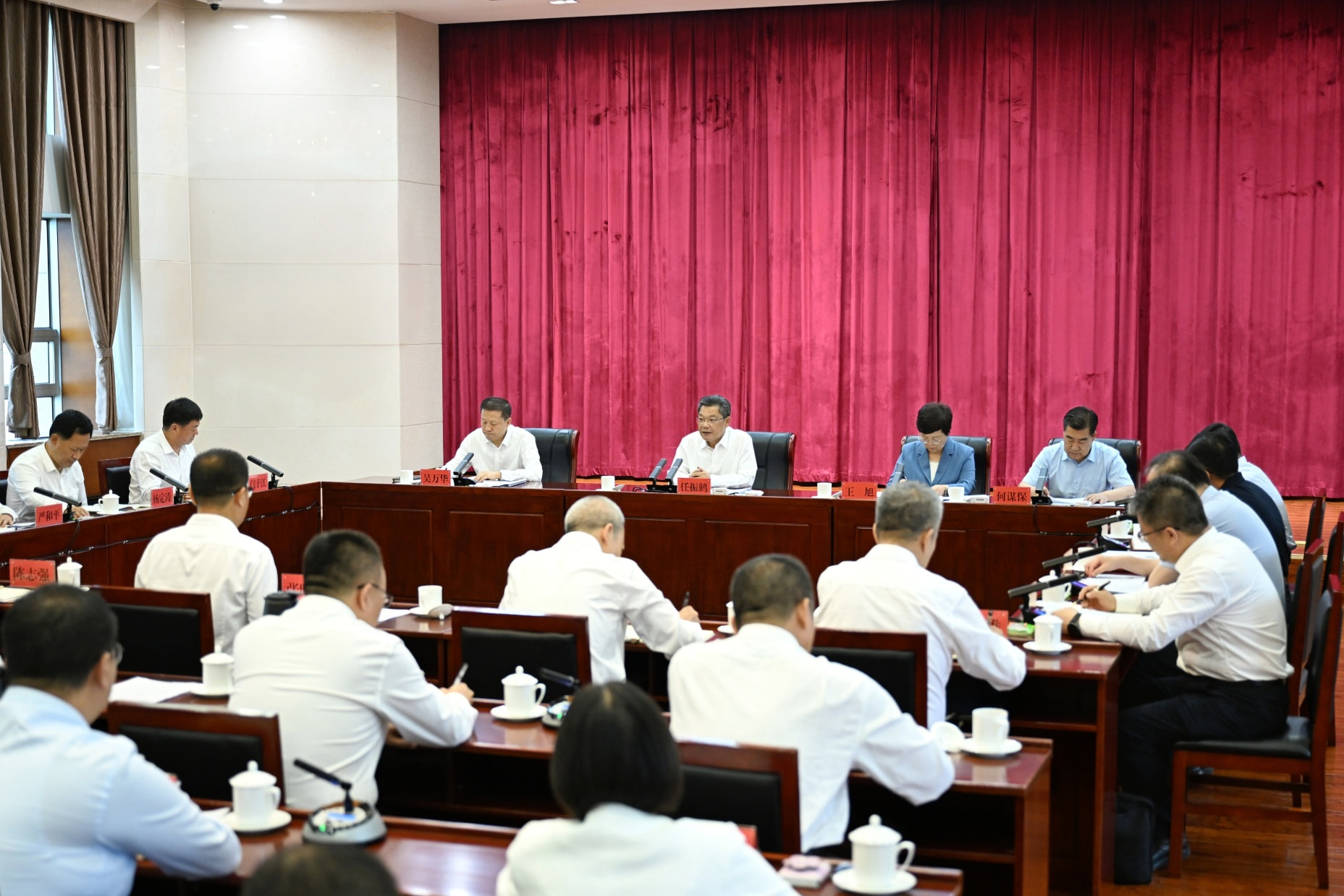 任振鹤在省自然资源厅主持召开专题会议时强调 坚持一手抓“找矿”再突破一手抓“转化”再加速 增储上产点石成金更好保障国家能源安全和全省高质量发展
