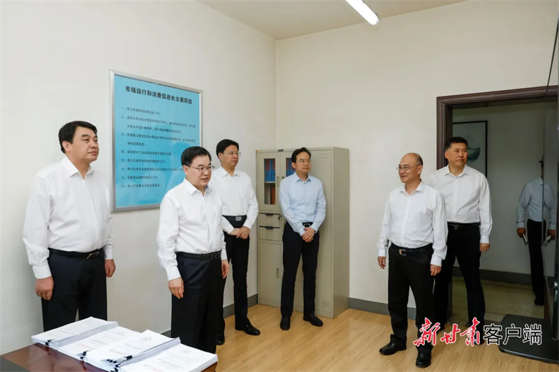 胡昌升调研招商引资和促进消费工作.jpg