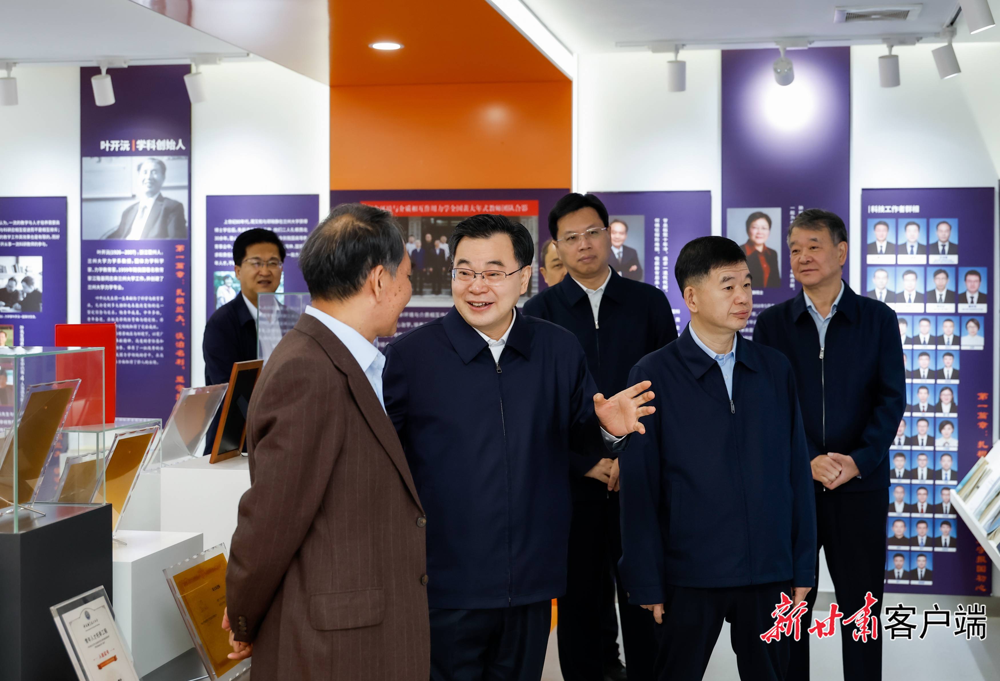 胡昌升调研教育工作并看望慰问教师时强调 牢记为党育人为国育才初心使命 努力办好人民满意的教育 石谋军参加1.jpg